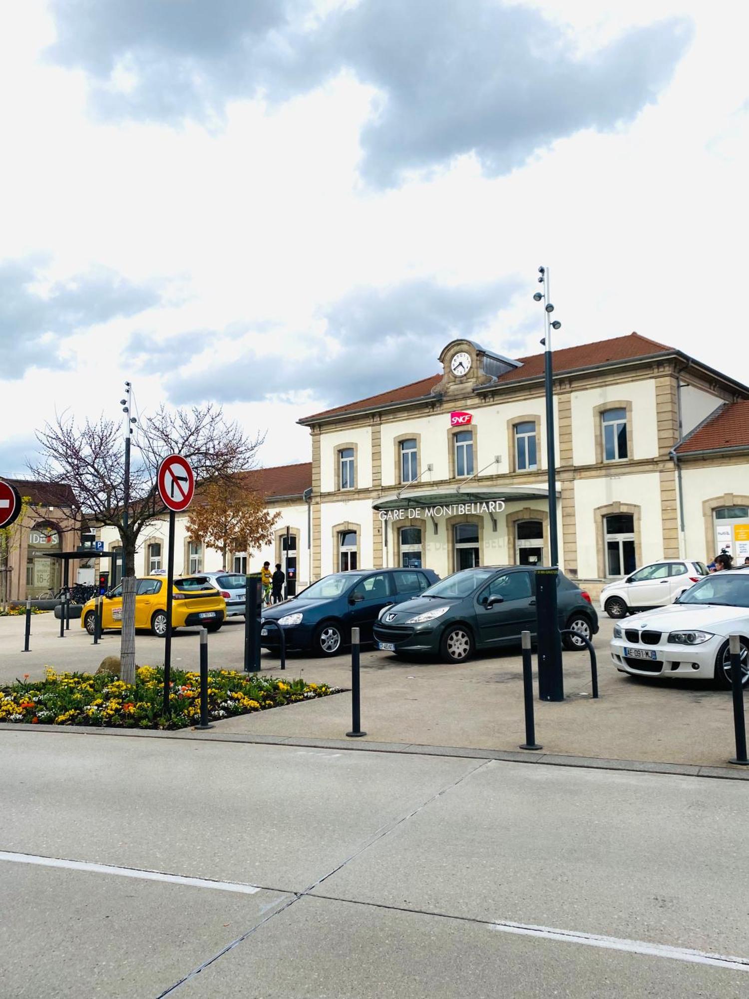Superbe Studio Cosy Et Atypique 3 Etoiles Montbeliard Exterior photo